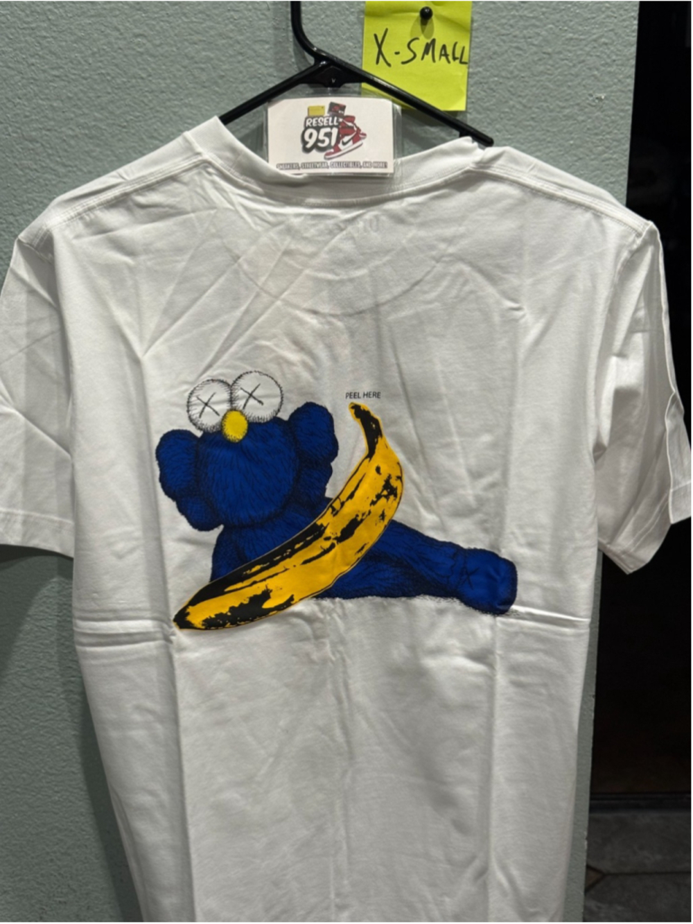 Uniqlo KAWS Banana Graphic Tee 341-471321 XS Size